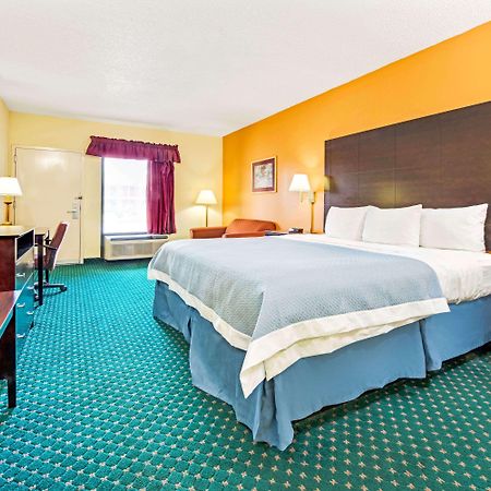 Days Inn By Wyndham Covington Екстер'єр фото