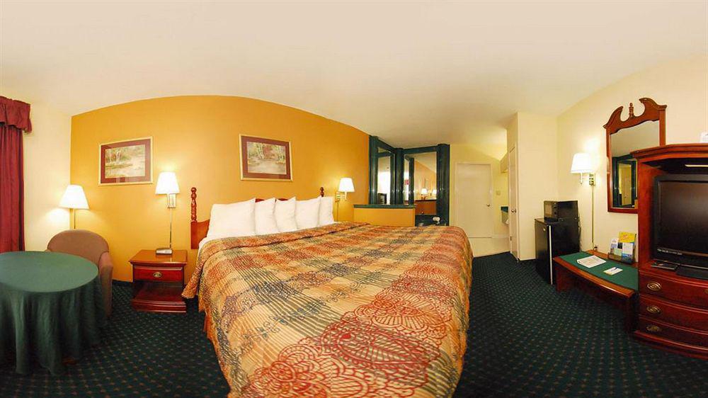 Days Inn By Wyndham Covington Екстер'єр фото