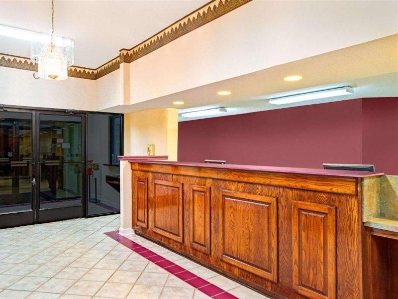 Days Inn By Wyndham Covington Екстер'єр фото