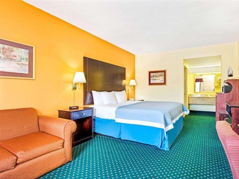Days Inn By Wyndham Covington Екстер'єр фото