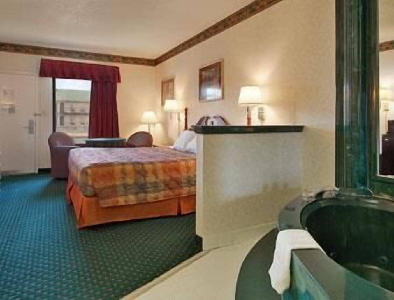 Days Inn By Wyndham Covington Екстер'єр фото