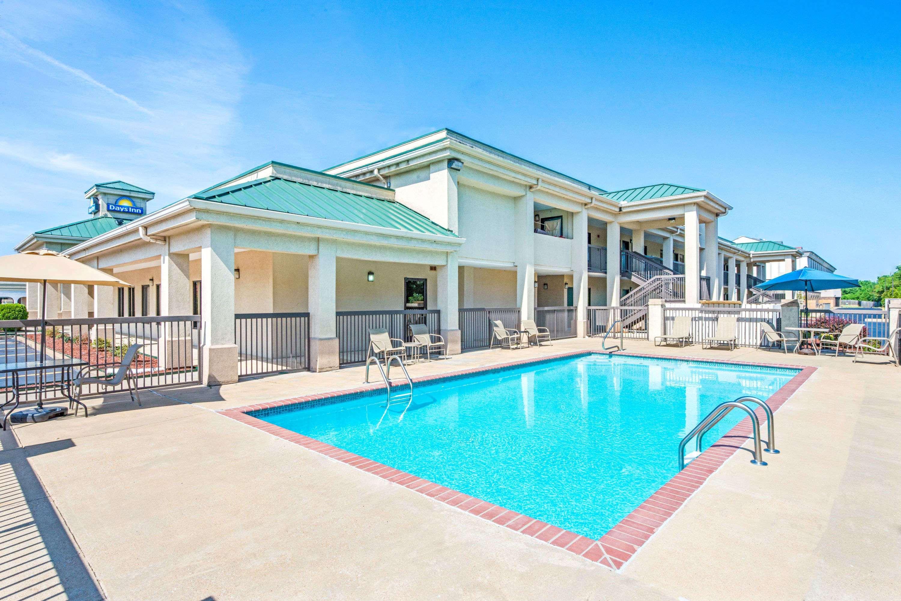 Days Inn By Wyndham Covington Екстер'єр фото