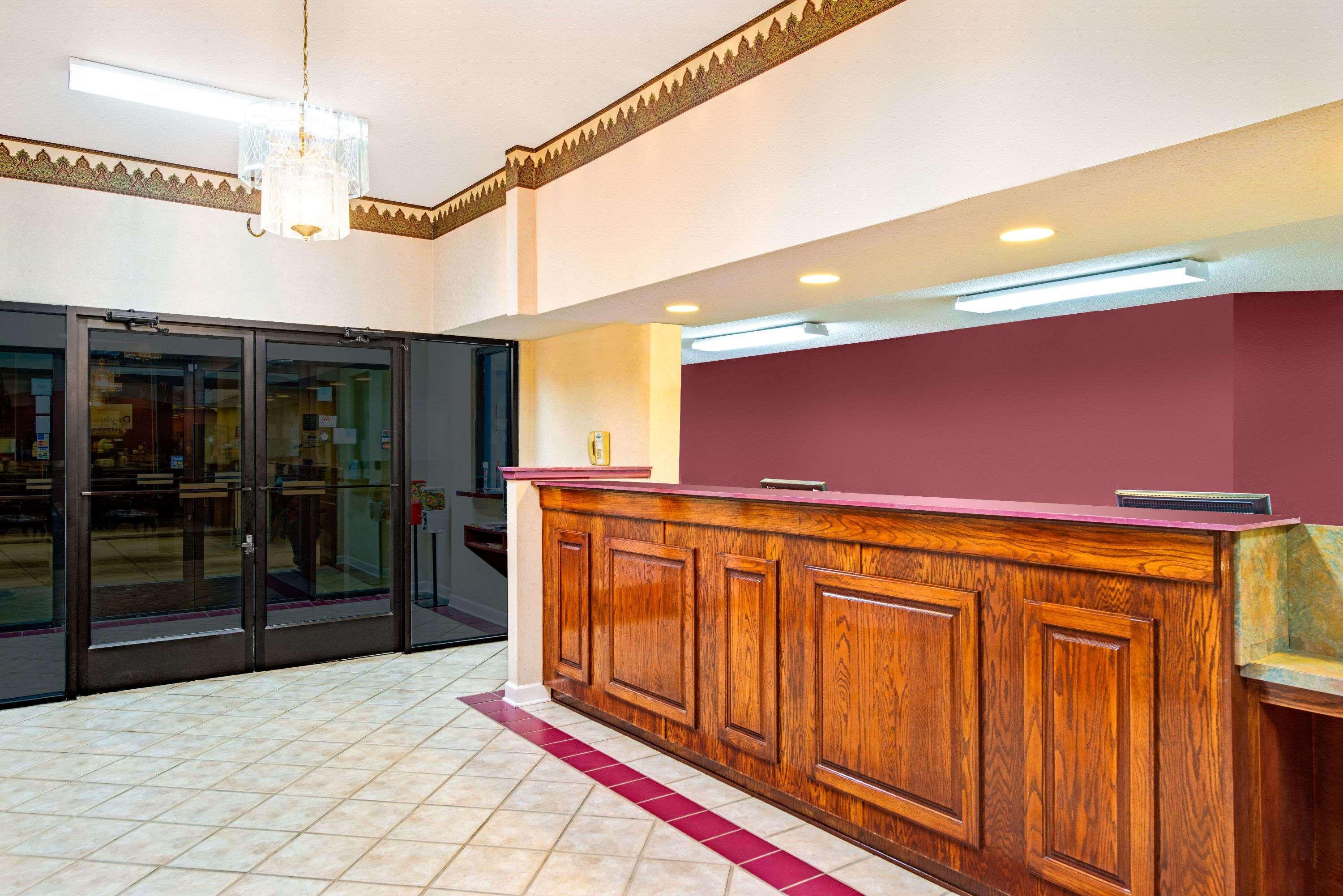 Days Inn By Wyndham Covington Екстер'єр фото