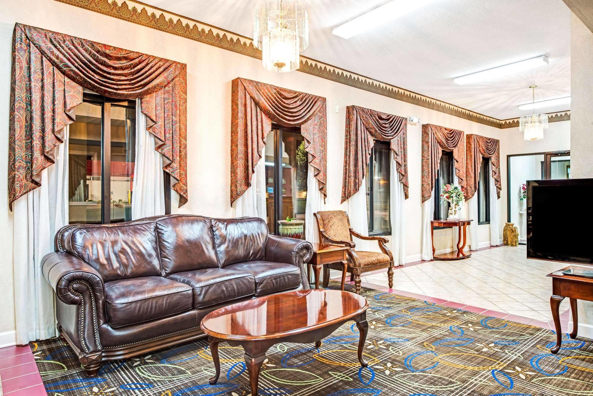 Days Inn By Wyndham Covington Екстер'єр фото